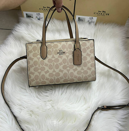 Coach 
115 dhs🪙🖤

With box 
🎁🎁🎁

Zain118
♥️♥️♥️