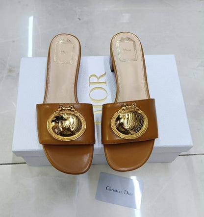 Dior
High quality😍
Size ……36--42🥳
350 dhs✅✅

Zain119
♥️♥️♥️