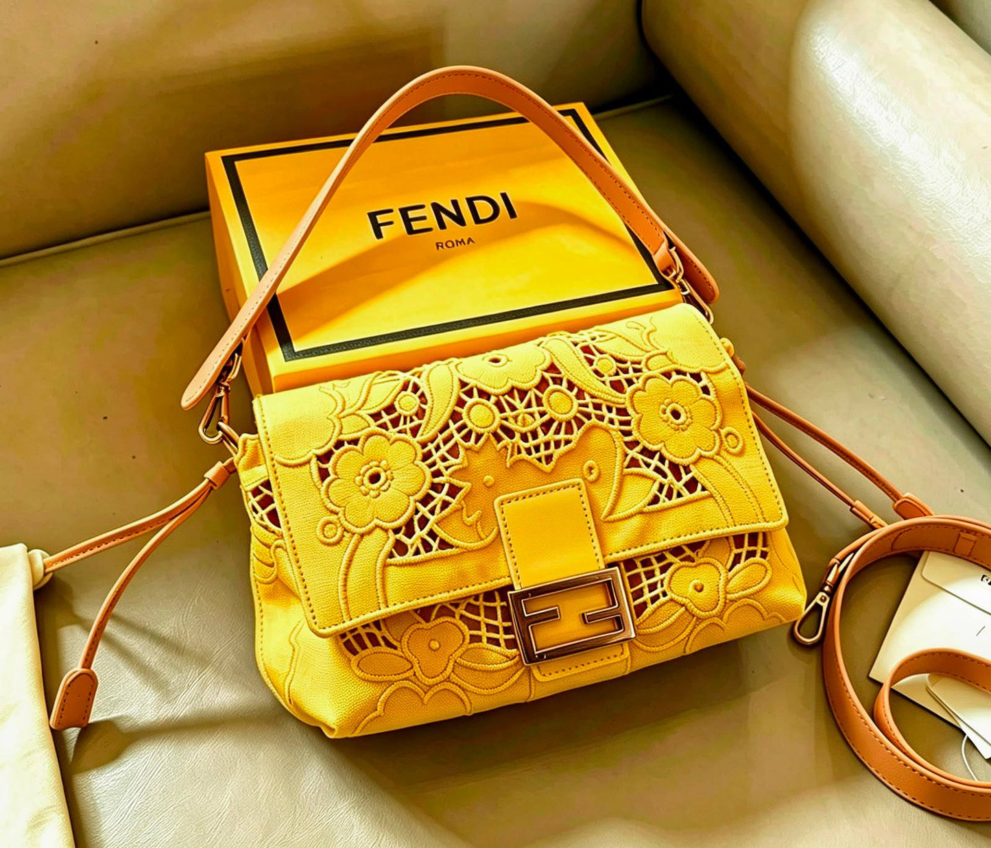 FENDI 
NEW DESIGN
 MASTER QUALITY WITH BOX 
350 DHS✅

Zain295
♥️♥️♥️