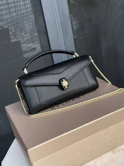 Bvlgari
Master+++
310 dhs💚

Zain153
♥️♥️♥️