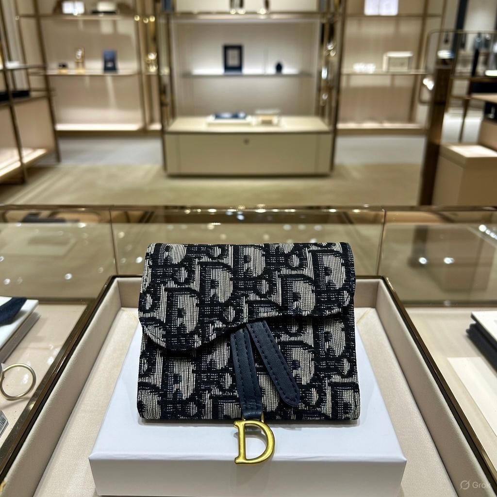 WALLETS

*MASTER QUALITY*

140 dhs🇦🇪

Zain202
♥️♥️♥️