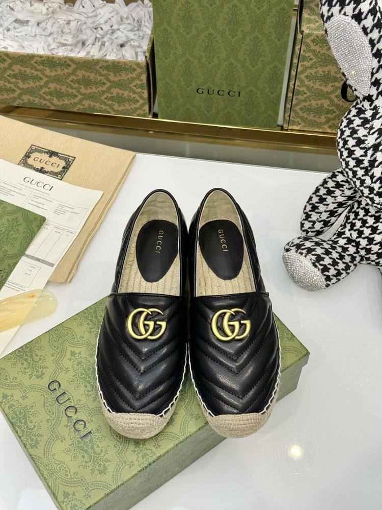 GUCCI 

280 dhs🌺
*SIZE  36   TO   42*

Zain224
♥️♥️♥️