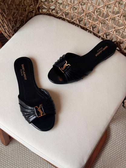 YSL 
✨ New Collection
👠 36–41
💎 Premium Quality
🔥 Super Master
450 dhs✅

Zain198
♥️♥️♥️