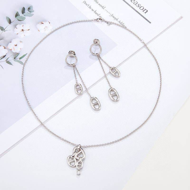 HERMES SET
NECKLACE EARRINGS
WITH BOX AND PAPER BAG🎁🛍️
110 dhs🇦🇪🇦🇪

Zain89
♥️♥️♥️