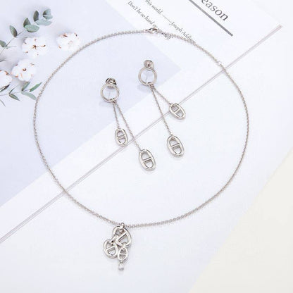 HERMES SET
NECKLACE EARRINGS
WITH BOX AND PAPER BAG🎁🛍️
110 dhs🇦🇪🇦🇪

Zain89
♥️♥️♥️