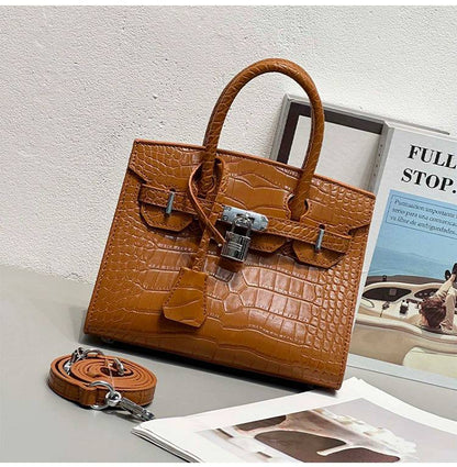 HERMES
Best quality 

with box
🎁🎁🎁

110 dhs✅
size 20Cm

Zain290
♥️♥️♥️