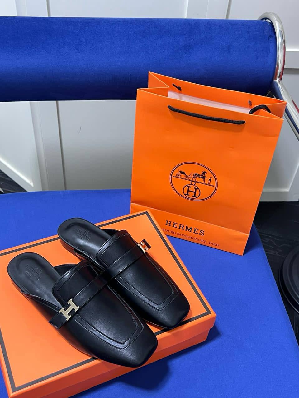 Hermes
High quality 
size 36-42 
120 dhs🪙💚

Zain132
♥️♥️♥️