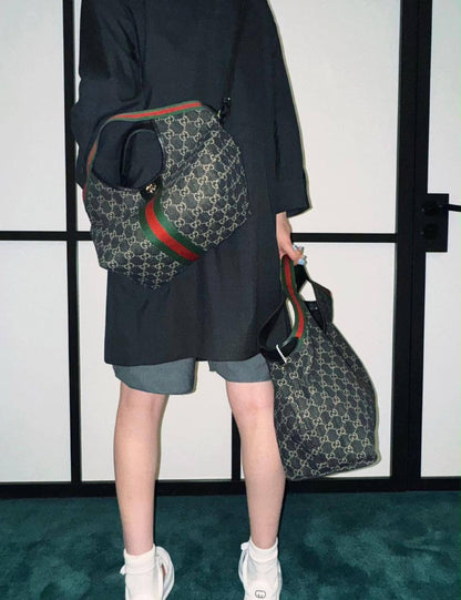 GUCCI 
COPY ONE 
SMALL SIZE 
WITH BOX 
140 dhs💓

Zain17
♥️♥️♥️
