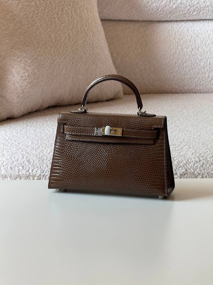 Hermes minikelly 19cm💥Master quality ✅with box📦
610 dhs💓

Zain52
♥️♥️♥️