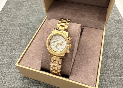 Mk ladies 

1 ps
45 dhs🇦🇪🇦🇪

Zain45
♥️♥️♥️