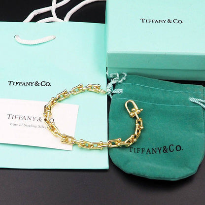 Tiffany ❤️‍🔥*
Bracelet 💥
Master quality 💯
With normal boxes 🗃️ 
50 dhs✅
With master box 📦 
90 dhs✅

Zain216
♥️♥️♥️