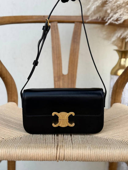 CELINE
20cm
310 dhs🇦🇪
Top quality 
With box🎁

Zain167
♥️♥️♥️