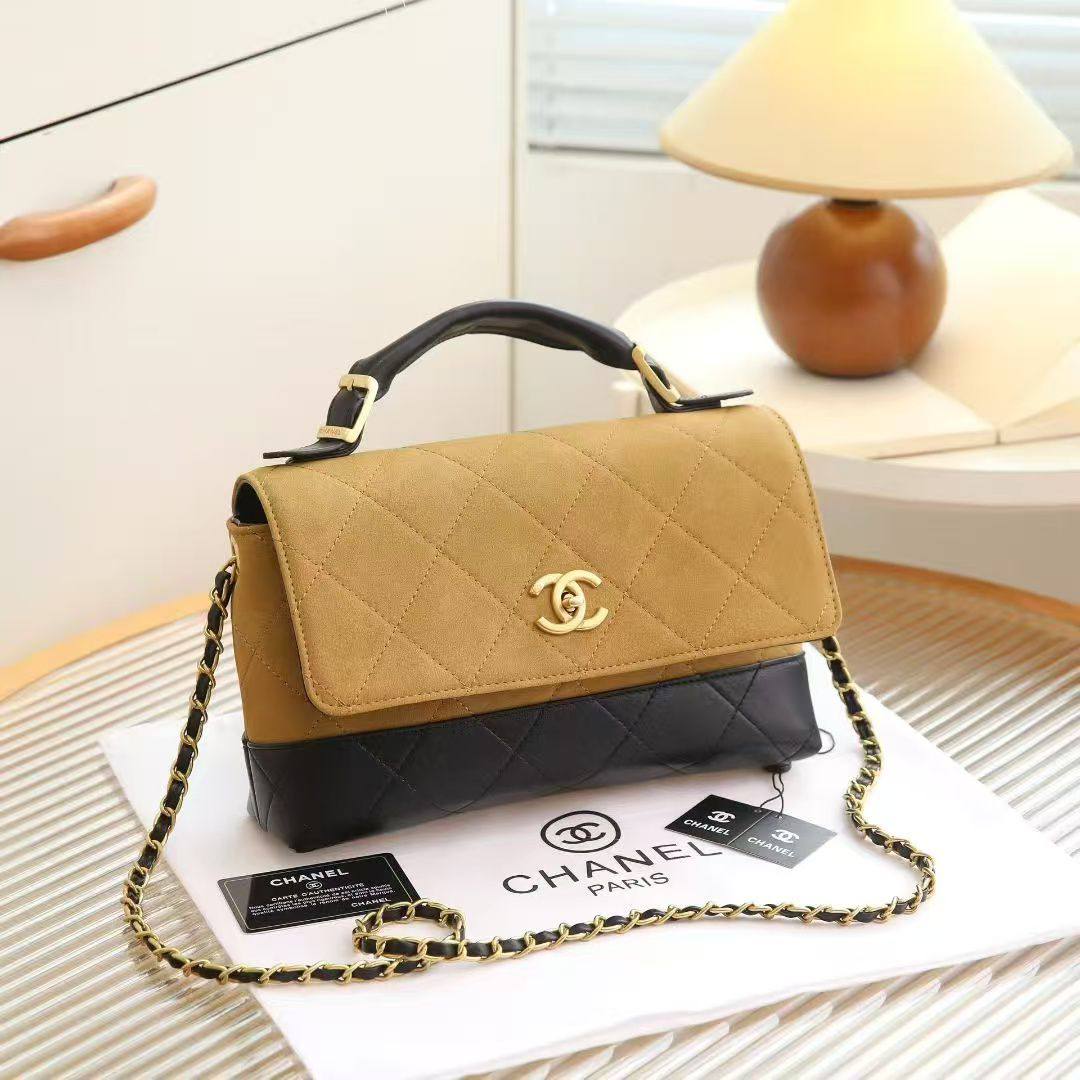 Chanel

with box
🎁🎁🎁
100 dhs🪙🌨️

Zain244
♥️♥️♥️