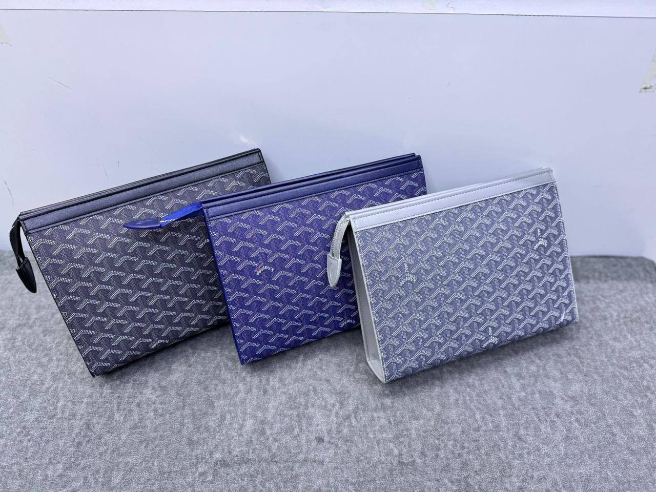 Pouch

65 dhs🪙🖤

Zain114
♥️♥️♥️