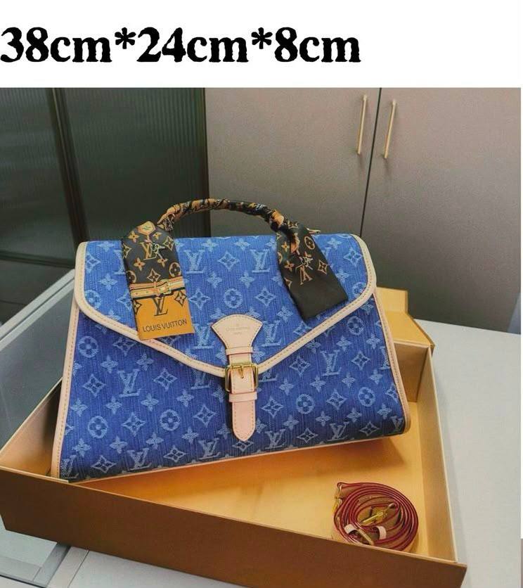LOUIS VUITTON ,

all are very good quality 

100 dhs🇦🇪🇦🇪

Zain295
♥️♥️♥️
