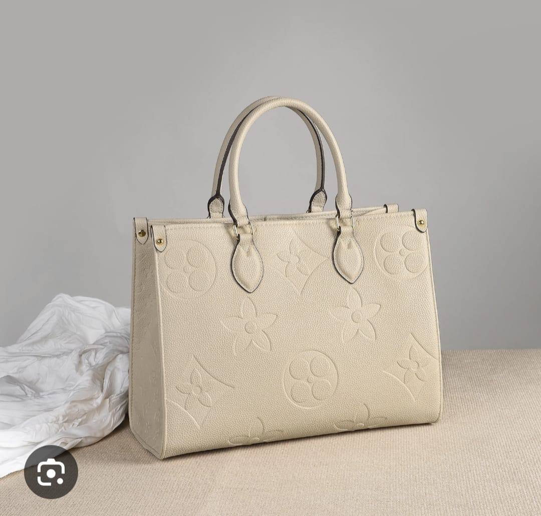 LV - Prada
110 dhs🌺

Zain143
♥️♥️♥️