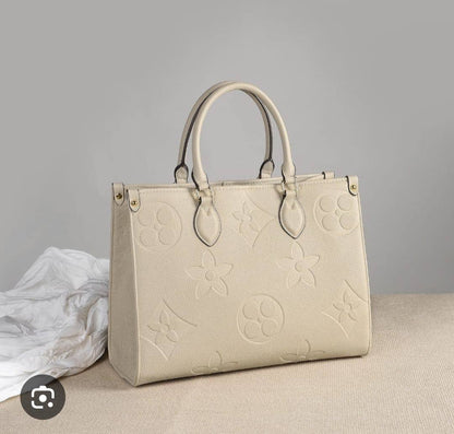 LV - Prada
110 dhs🌺

Zain143
♥️♥️♥️