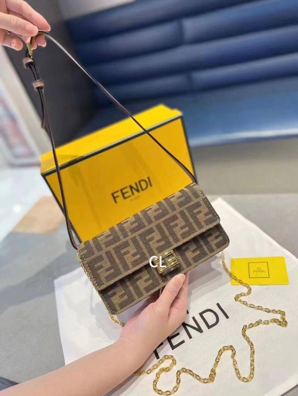 FENDI 

80 dhs❣️

with box
🎁🎁🎁

Zain90
♥️♥️♥️