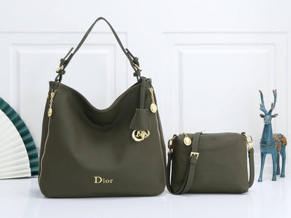 DIOR 
120 dhs✅
Size 38 cm 

Zain161
♥️♥️♥️