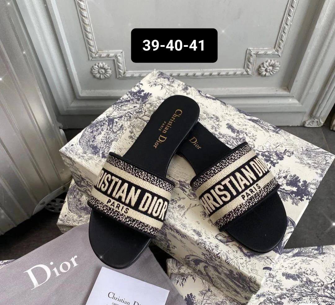 DIOR SLIPPER
GOOD QUALITY
65 dhs🪙🌺
offer
Limit Stock

Zain40
♥️♥️♥️