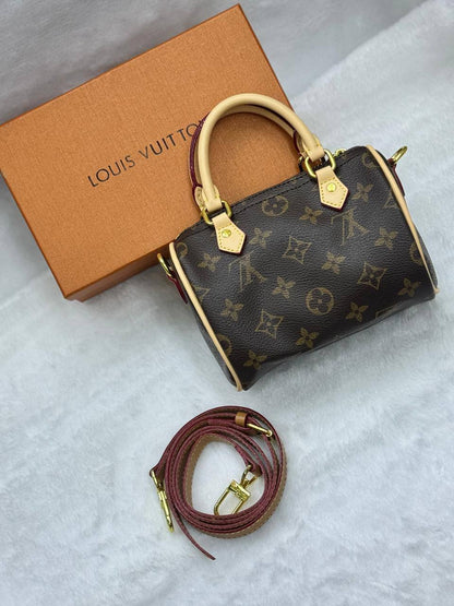 LV SPEEDY
GOOD QUALITY 💯
85 dhs✅
WITH BOX 📦

Zain28
♥️♥️♥️
