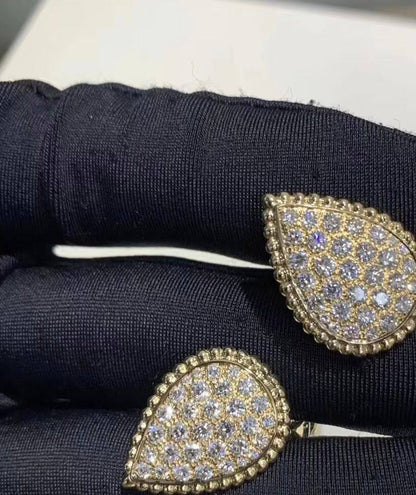 BOUCHERON ❤️‍🔥*
Earring ✨
Master quality 💯
With normal boxes 🗃️ 
45 dhs✅
With master box 📦 
120 dhs✅

Zain216
♥️♥️♥️