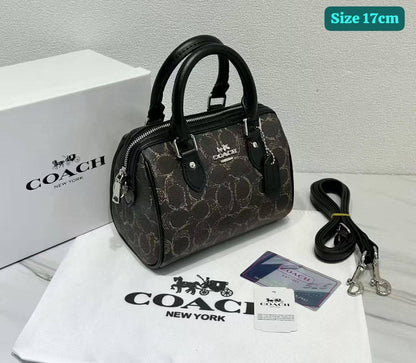 Coach
Good quality 
with box 
100 dhs💛

Zain186
♥️♥️♥️