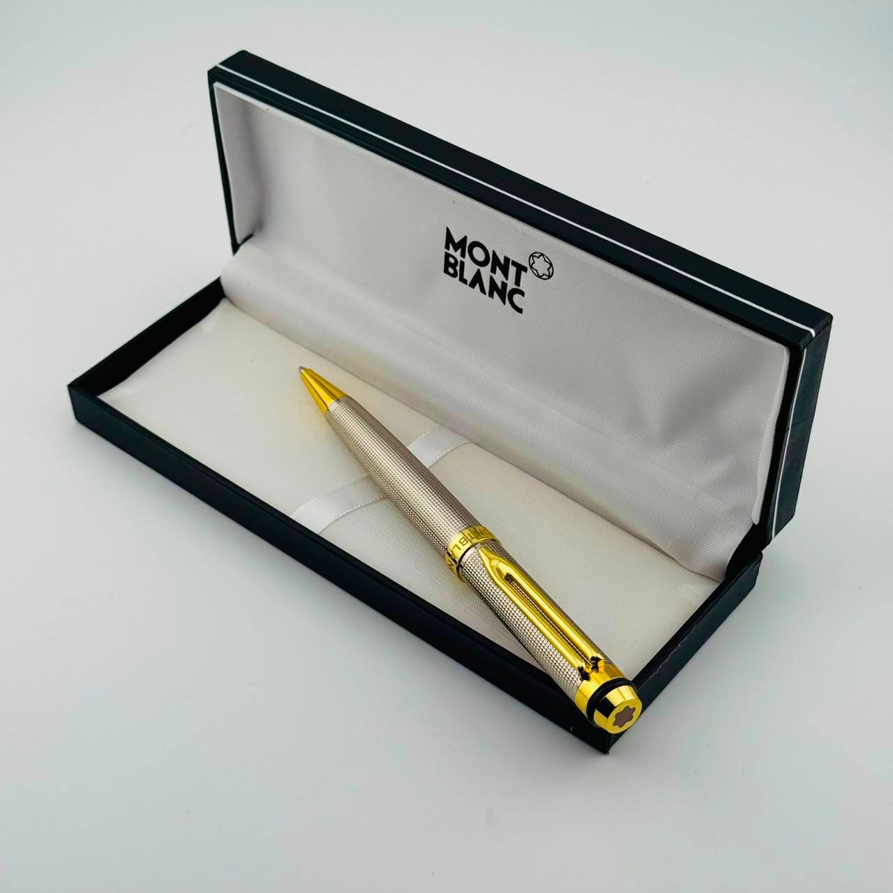 Pen
 
Good quality 

50 DHS🇦🇪🇦🇪

Zain182
♥️♥️♥️