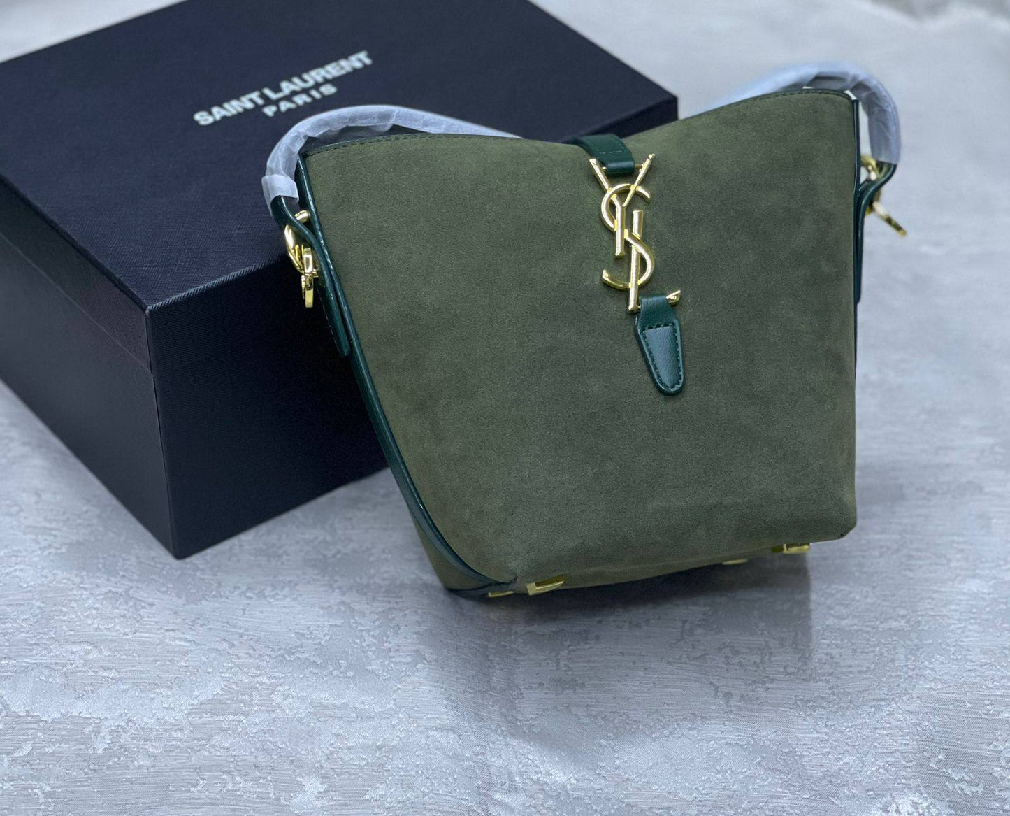 YSL
105 dhs🗽

Zain175
♥️♥️♥️