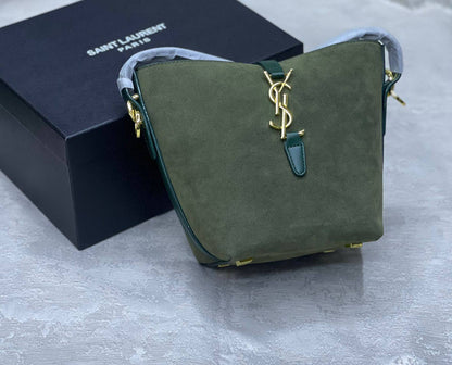 YSL
105 dhs🗽

Zain175
♥️♥️♥️
