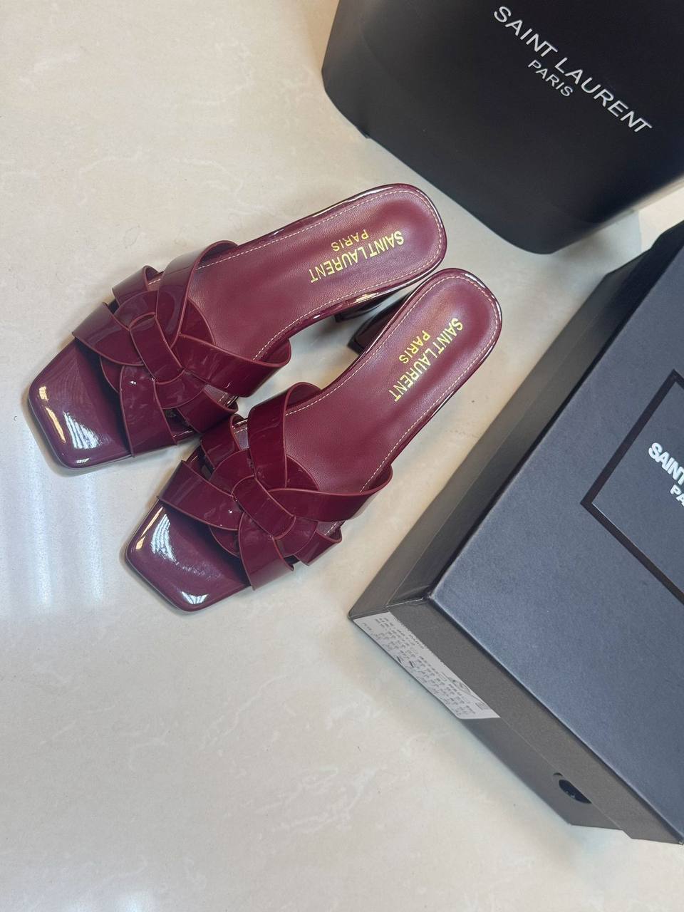 YSL
Size 36-41
130 dhs🇦🇪

Zain241
♥️♥️♥️