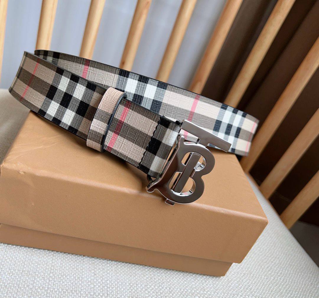 💜 BURBERRY 💜
💜*Super Master*💜
💜*For Man*💜
320 dhs💛

Zain160
♥️♥️♥️