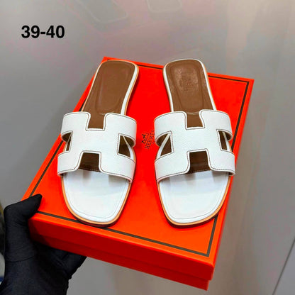 HERMES SLIPPER
GOOD QUALITY👌
90 dhs💓

Zain40
♥️♥️♥️