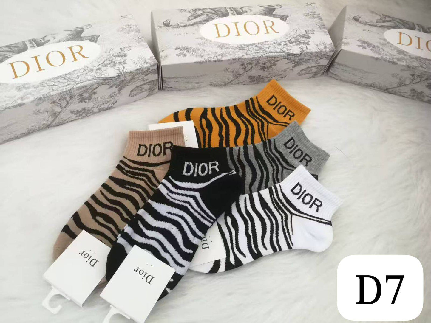 Socks
one box 5 pairs
45 dhs🌺

Zain231
♥️♥️♥️