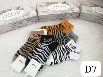 Socks
one box 5 pairs
45 dhs🌺

Zain231
♥️♥️♥️