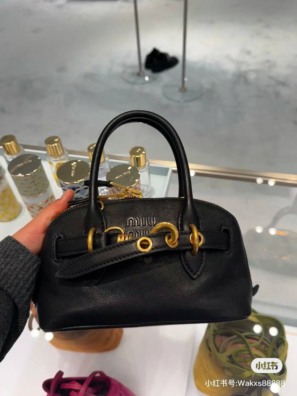 Miu Miu
New arrival, good quality, 
size, 23*14 cm
100 dhs🪙🌨️

Zain12
♥️♥️♥️