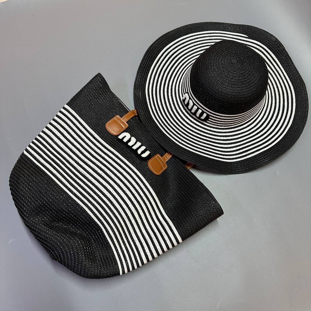 BEACH BAG 

NEW CAME ,

GOOD QUALITY ,

BAG AND 
HAT ONE SET 
90 dhs🇦🇪🇦🇪

Zain39
♥️♥️♥️