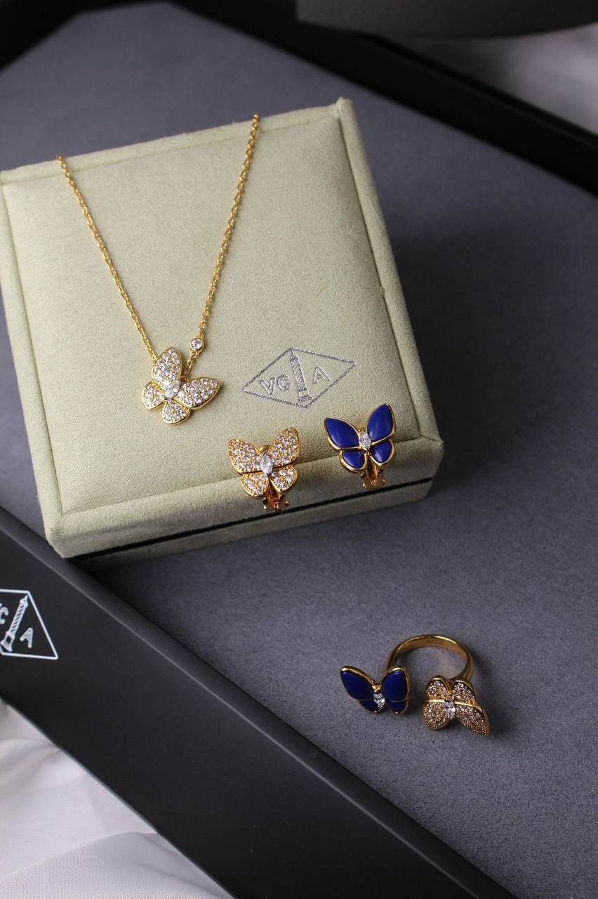 VanCleef & Arpels💚
VCA Set
Two Butterfly  Set
Necklace, earings & Ring
↗️ *# Super Master Quality ®️*
*250 dhs💓* with *Normal* Box

Zain106
♥️♥️♥️