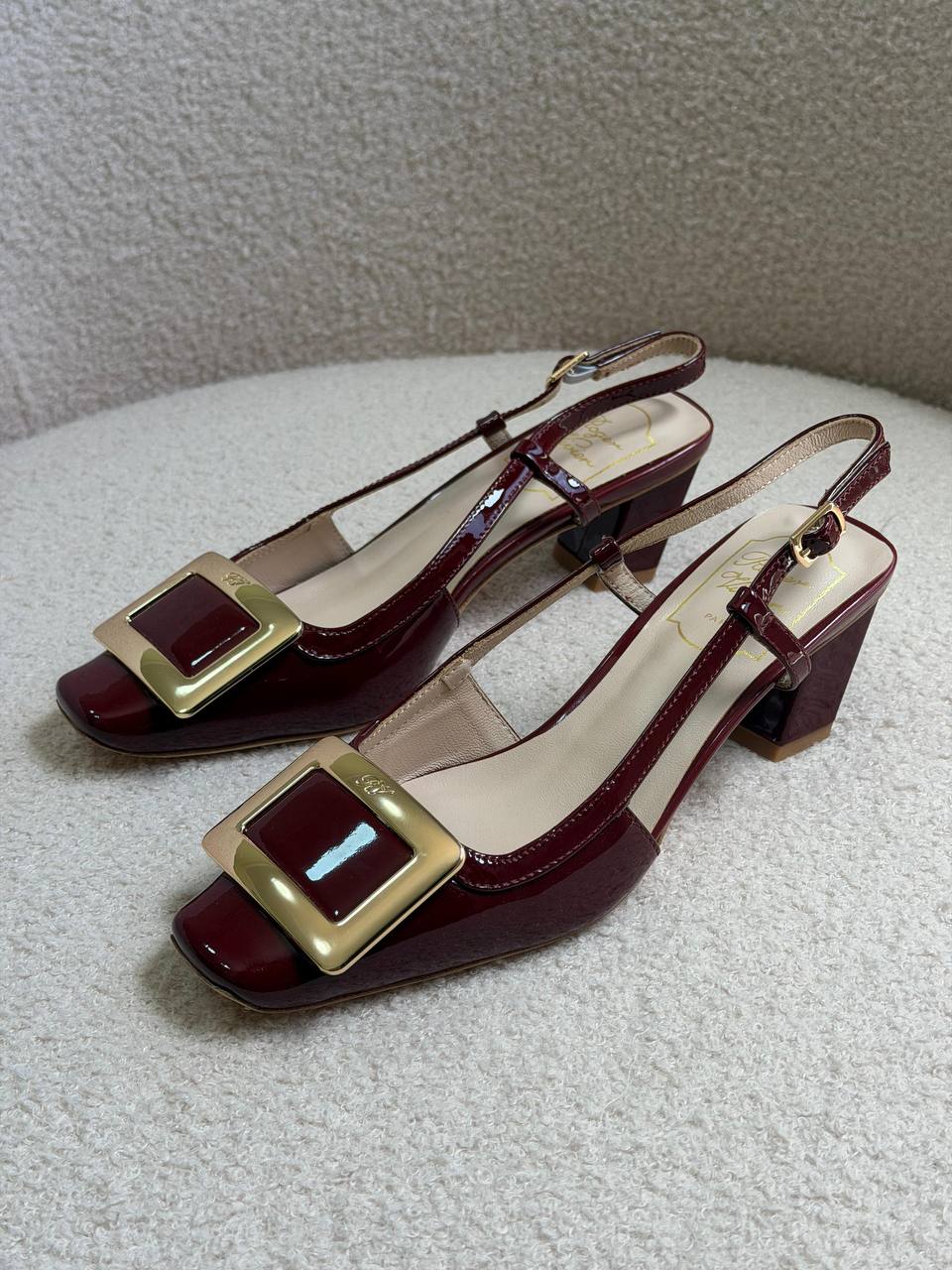 Roger Vivier
𝐑𝐎𝐆𝐄𝐑 𝐕𝐈𝐕𝐈𝐄𝐑
𝐕𝐈𝐏 𝐐𝐔𝐀𝐋𝐈𝐓𝐘
𝐒𝐈𝐙𝐄 {35 𝐭𝐨 42} 
470 dhs✅

Zain81
♥️♥️♥️