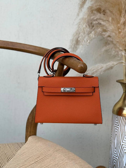 HERMES
19cm
340 dhs💓
Top quality 
With box🎁

Zain167
♥️♥️♥️
