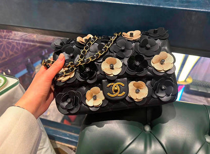 Chanel
130 dhs✅
Super good quality with box

Zain35
♥️♥️♥️