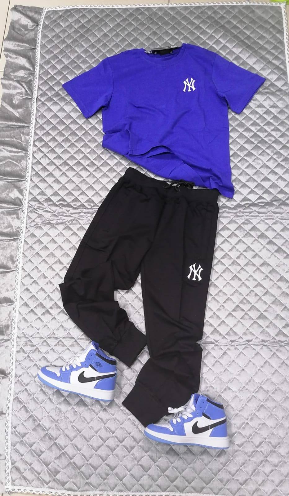 Kids tracksuit 

8 10 12 14 16 size 

75 dhs🇦🇪🇦🇪

Zain27
♥️♥️♥️
