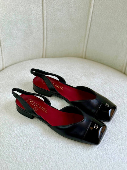 Chanel 
Super Quality AAA+
With original packaging 
Size: 36 to 42
 Available now

 500 dhs🇦🇪🇦🇪

Zain309
♥️♥️♥️
