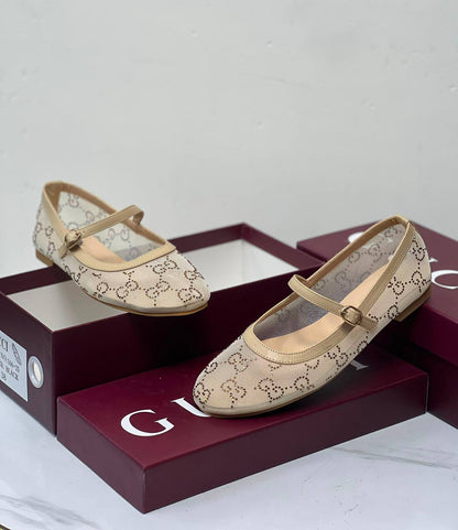 Gucci 
Size 36-41
105 dhs✅

Zain21
♥️♥️♥️
