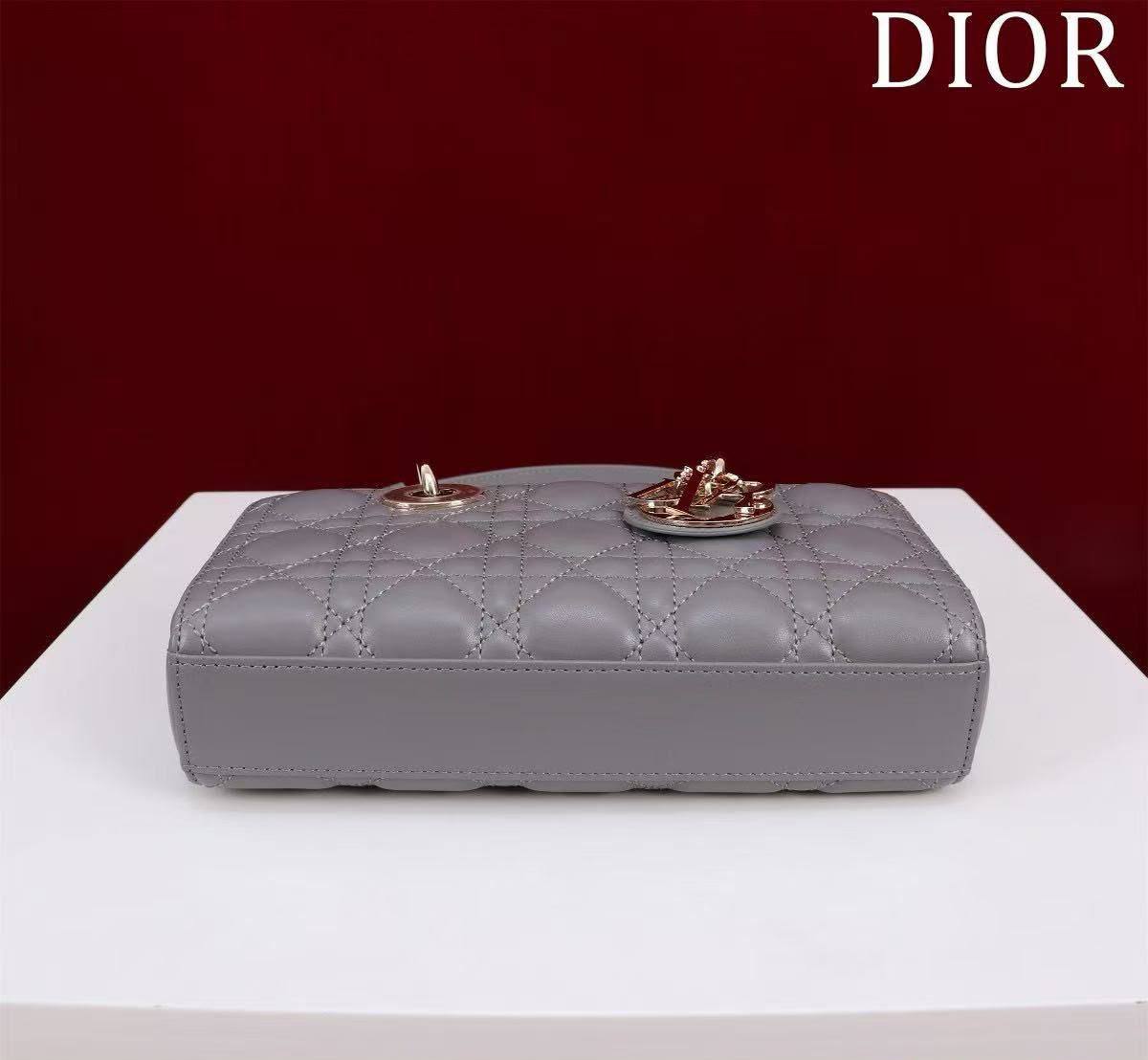Dior D-joy✅
*Size 22 cm*
For Price 👇 WhatsApp✅
0568585901 
0507557372
0552275751 Owner Zain 👌

Zain274
♥️♥️♥️