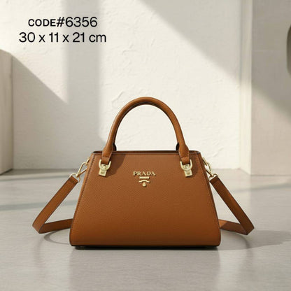 PRADA ʜᴀɴᴅʙᴀɢ
ᴡɪᴛʜ ɢᴏʟᴅ ʜᴀʀᴅᴡᴀʀᴇ
ɪᴛ ʜᴀs ʟᴏɴɢ ʙᴇʟᴛ sᴛʀᴀᴘ
sɪᴢᴇ : 30 cm

75 dhs💓

Zain31
♥️♥️♥️