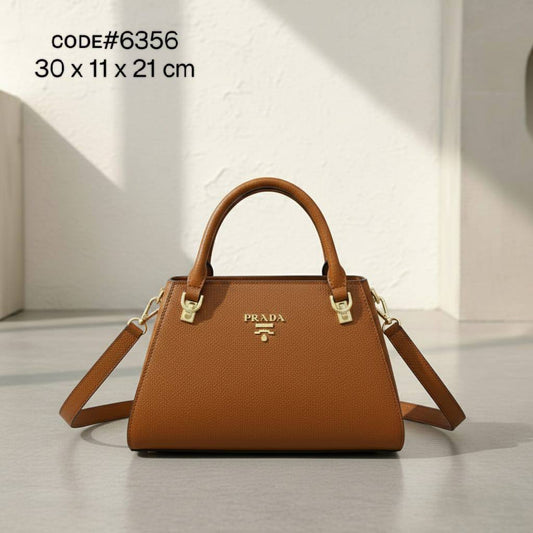 PRADA ʜᴀɴᴅʙᴀɢ
ᴡɪᴛʜ ɢᴏʟᴅ ʜᴀʀᴅᴡᴀʀᴇ
ɪᴛ ʜᴀs ʟᴏɴɢ ʙᴇʟᴛ sᴛʀᴀᴘ
sɪᴢᴇ : 30 cm

75 dhs💓

Zain31
♥️♥️♥️