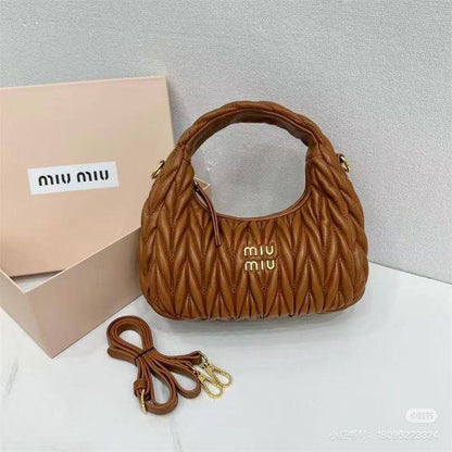 MIU MIU 

25*18*7 cm

100 dhs🇦🇪

With box

Zain17 
♥️♥️♥️