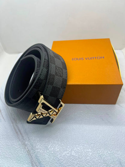 Belts
with box
60 dhs✅

Zain182
♥️♥️♥️
