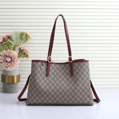 Gucci

With box 
🎁🎁🎁

115 dhs🪙🪙

Zain136
Zain50
♥️♥️♥️